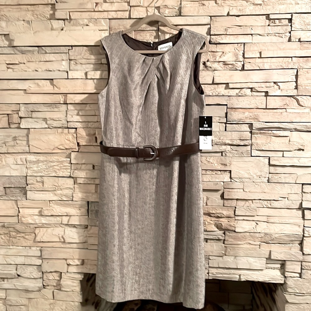 Sleeveless dress